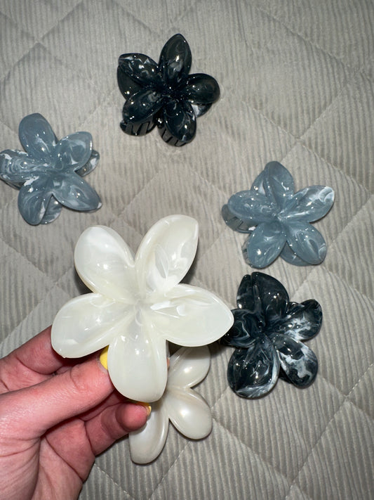 Marbled Flower Claw Clip