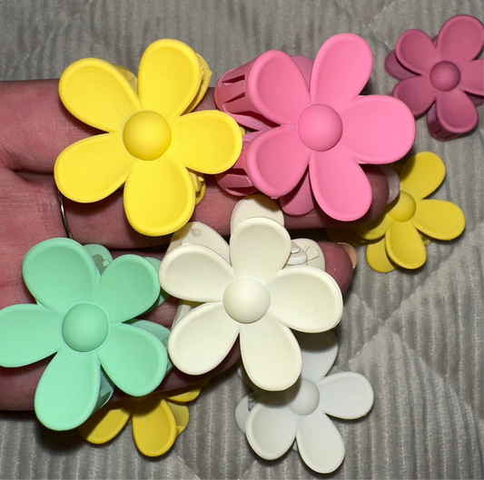 Mini Flower Claw Clip